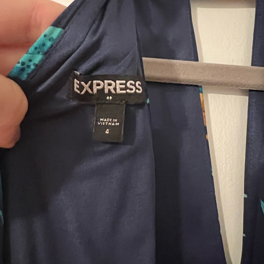 Express Hawaiian Dress Size 4 - Picture 7 of 9